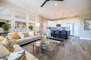 Smart TV, fireplace, video games, books - Grayhawk On The Green: 3BR Luxe Golf Getaway (Scottsdale)