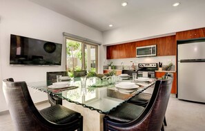 2 bedrooms, Internet - Poolside Bliss With Private Terrace and Jacuzzi (Tulum)