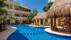 House - Poolside Bliss With Private Terrace and Jacuzzi (Tulum)