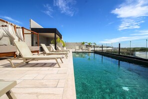 1 bedroom, Internet - Couple s Retreat in Prime Location Rooftop Pool (Tulum)