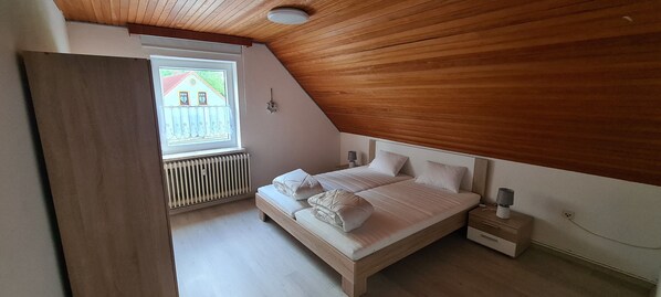 3 Schlafzimmer, Bügeleisen/Bügelbrett, Reisekinderbett, WLAN