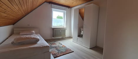 3 Schlafzimmer, Bügeleisen/Bügelbrett, Reisekinderbett, WLAN