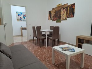 Una Smart TV, libros
