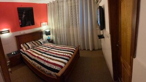 2 habitaciones, tabla de planchar con plancha, wifi y ropa de cama