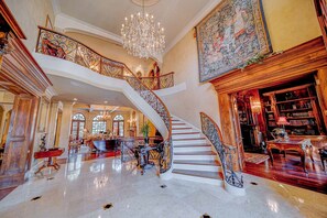9 bedrooms, Internet