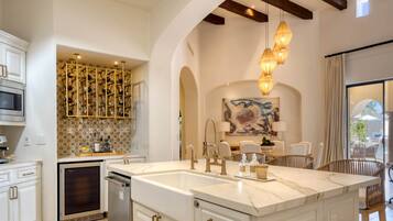 5 bedrooms, Internet