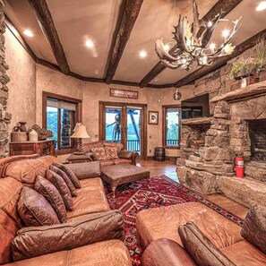 Estudio | 8 dormitorios y Internet