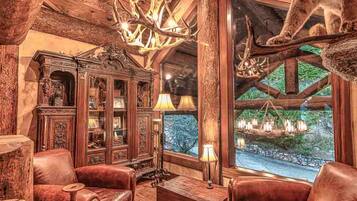 Studio | 8 bedrooms, Internet