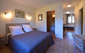 Superior Suite, Private Bathroom, Lake View (Arba Barona)