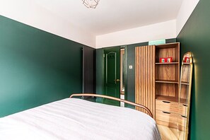 1 slaapkamer, een strijkplank/strijkijzer, internet