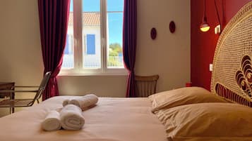 3 chambres, lit parapluie, Wi-Fi, draps fournis