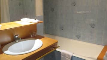 Twin kamer | Badkamer