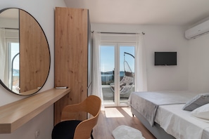 Superior Penthouse, 2 Bedrooms, Sea View | Hypo-allergenic bedding, memory-foam beds, in-room safe - Villa Eight by Villa Kuzmanic (Okrug)