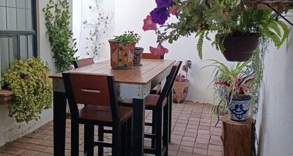 Casa con excelentes espacios estilo colonial español, hospedate y disfrutala!