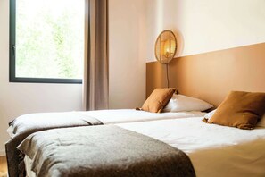 4 bedrooms, desk, iron/ironing board, travel cot