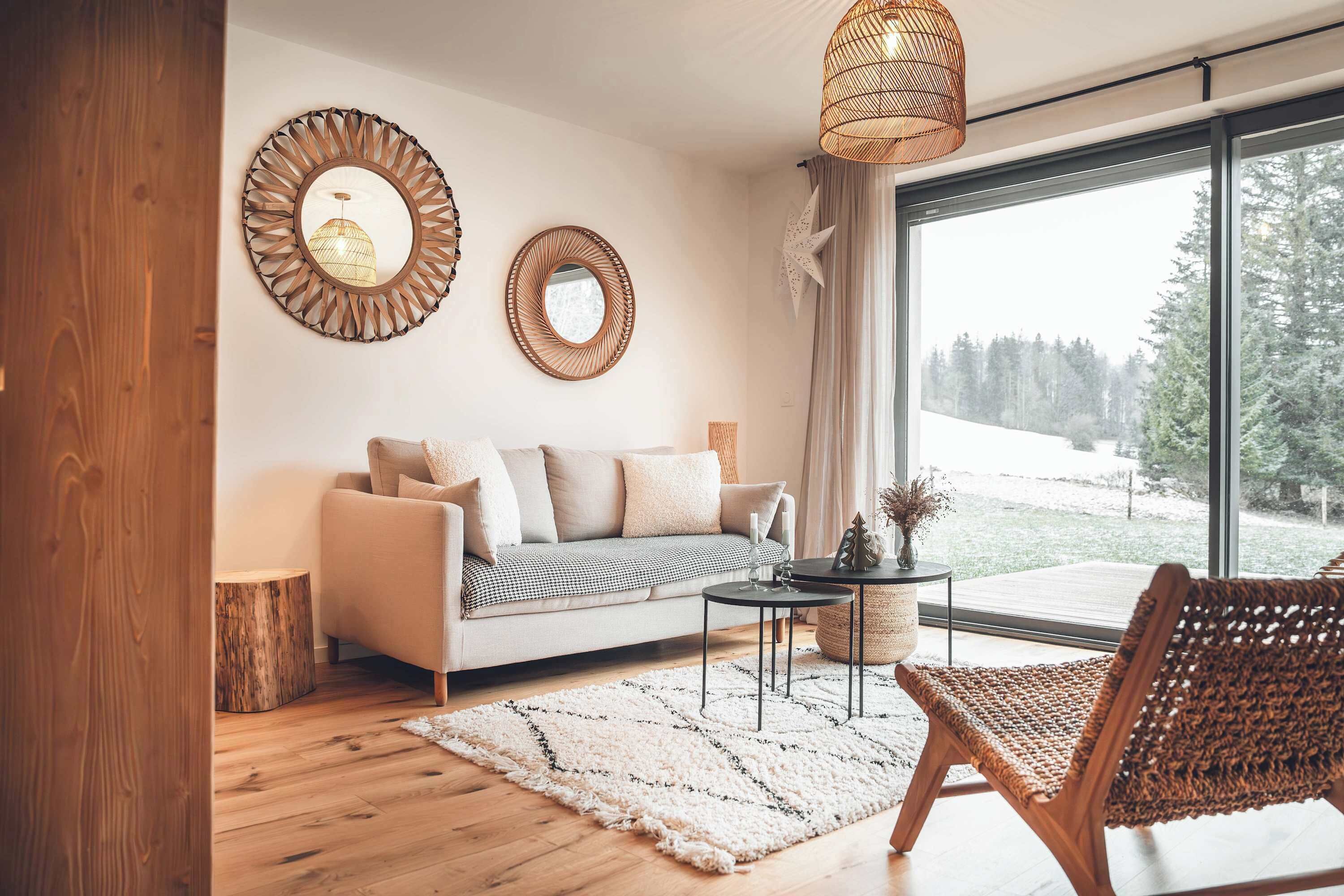 Televisión, libros, oficina