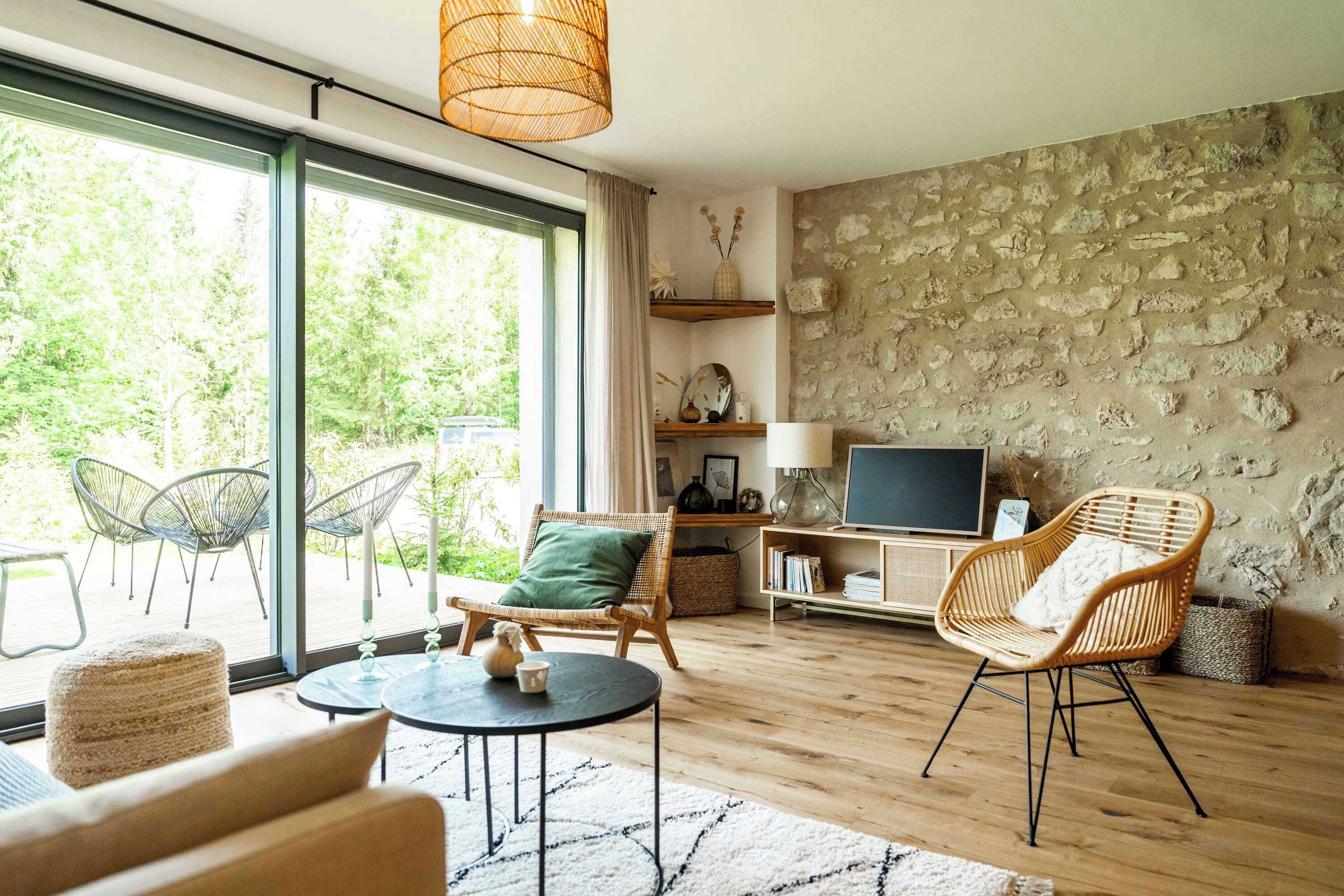 Televisión, libros, oficina