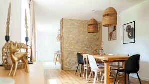 Dining - Gîte dans ferme en pierre, bain nordique et sauna (Prémanon)