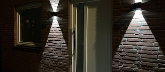 Park View Studio - Features Free Wifi, Bright Furnishings and Modern Facilities