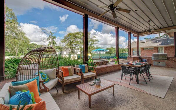 Outdoor dining