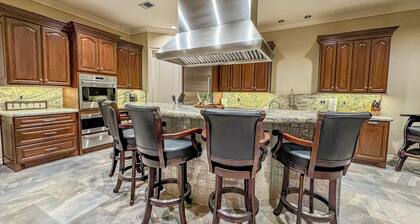 Spacious 5-bedroom house along the coast in Port O'Connor, TX