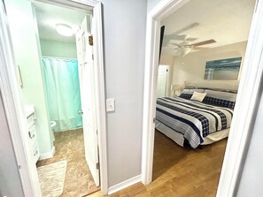 2 habitaciones, tabla de planchar con plancha, wifi y ropa de cama