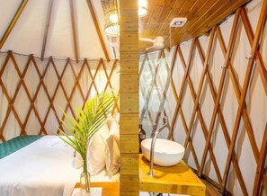 Superior Studio | Bathroom | Hair dryer - Island Vibe Nomads - Adventure Hostels (Florianópolis)