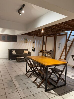 Reception - Island Vibe Nomads - Adventure Hostels (Florianópolis)