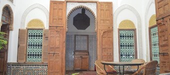 Riad center of M'Hamid hhdbdjlc funsjjfndidksndukdk'dk'dhj