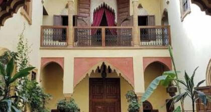 Riad center of M'Hamid hhdbdjlc funsjjfndidksndukdk'dk'dhj