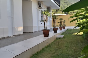 Basic Studio | Property grounds - POUSADA TANI COM AR E PISCINA em MARESIAS (São Sebastião)