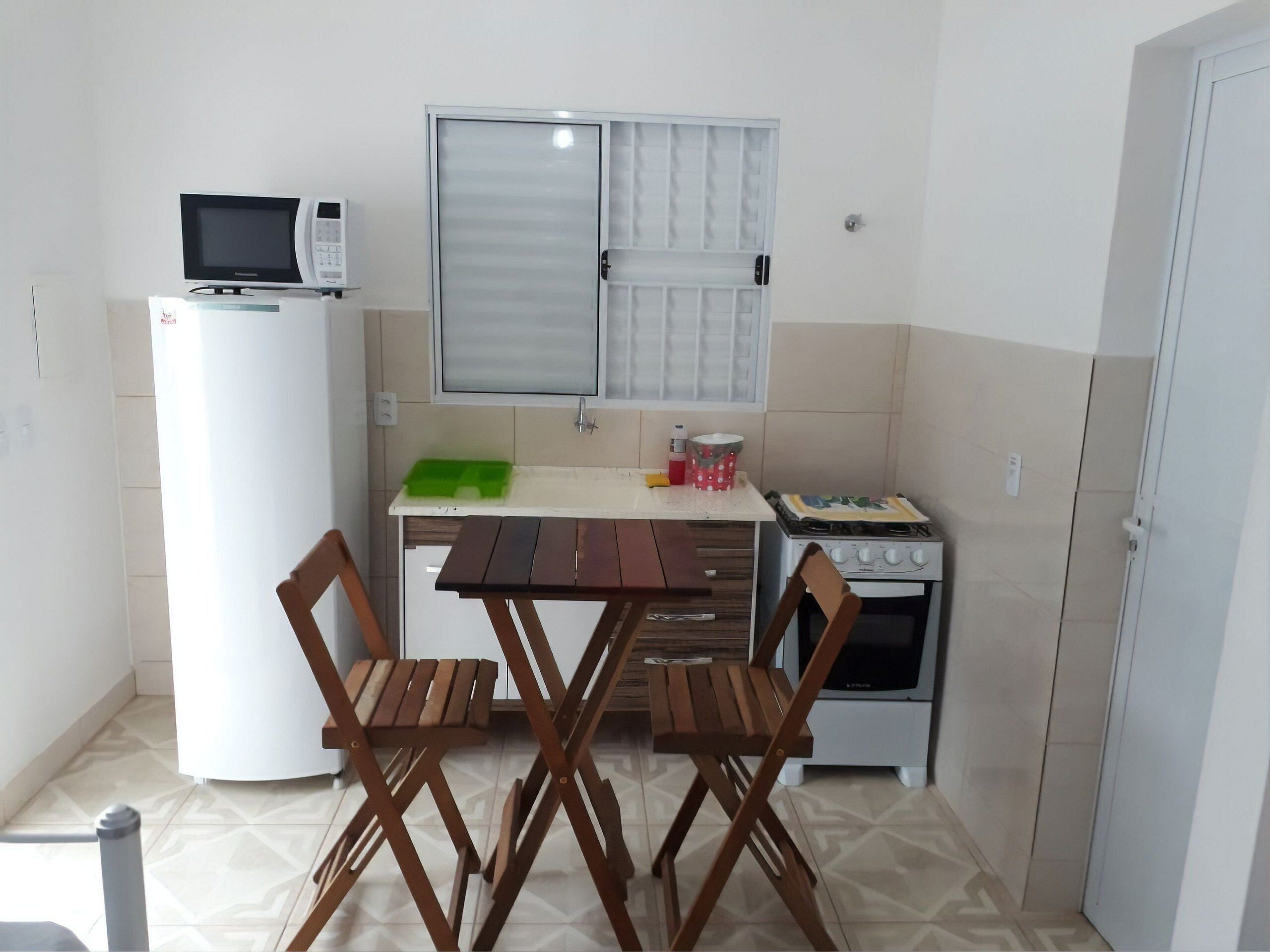 Estudio básico | Cocina privada | Frigorífico, microondas, horno y placa de cocina