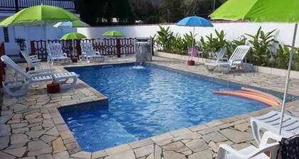POUSADA TANI COM AR E PISCINA em MARESIAS