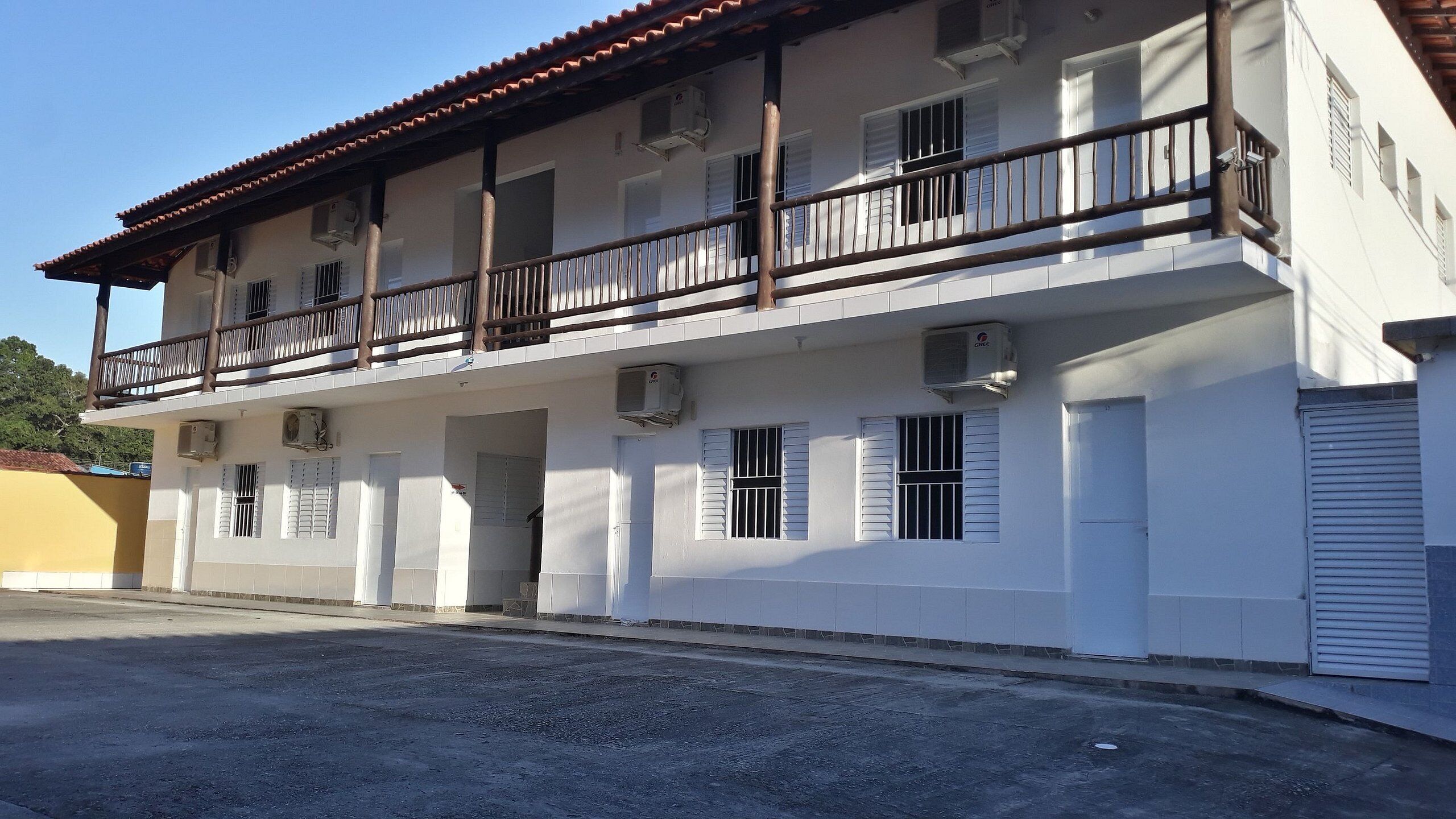 Basic Studio | Exterior