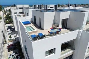 Outdoor dining - Luxury Penthouse a few step from the Beach (Punta Cana)