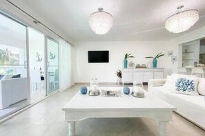 TV - Charming 2 Bedroom Apartment with Pool (Punta Cana)