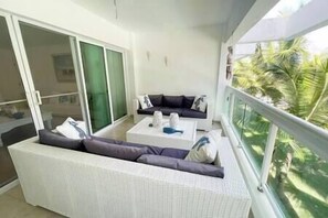 Terrace/patio - Charming 2 Bedroom Apartment with Pool (Punta Cana)