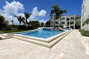 Pool - Caribbean Retreat at Cana Bay Golf Residence (Punta Cana)