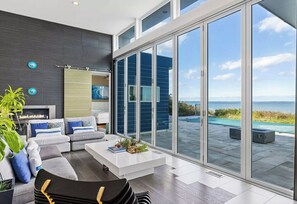 Interior - Stunning Water Front 4 bedroom - 60 Feet of Nano style windows open to NorthFork (Hampton Bays)