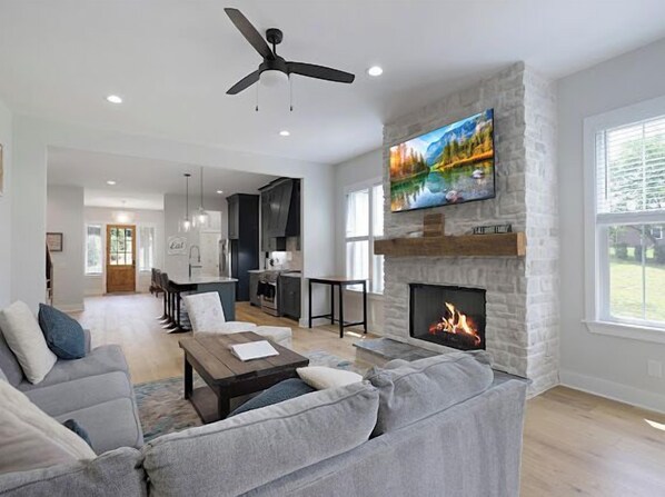 Televisor i llar de foc