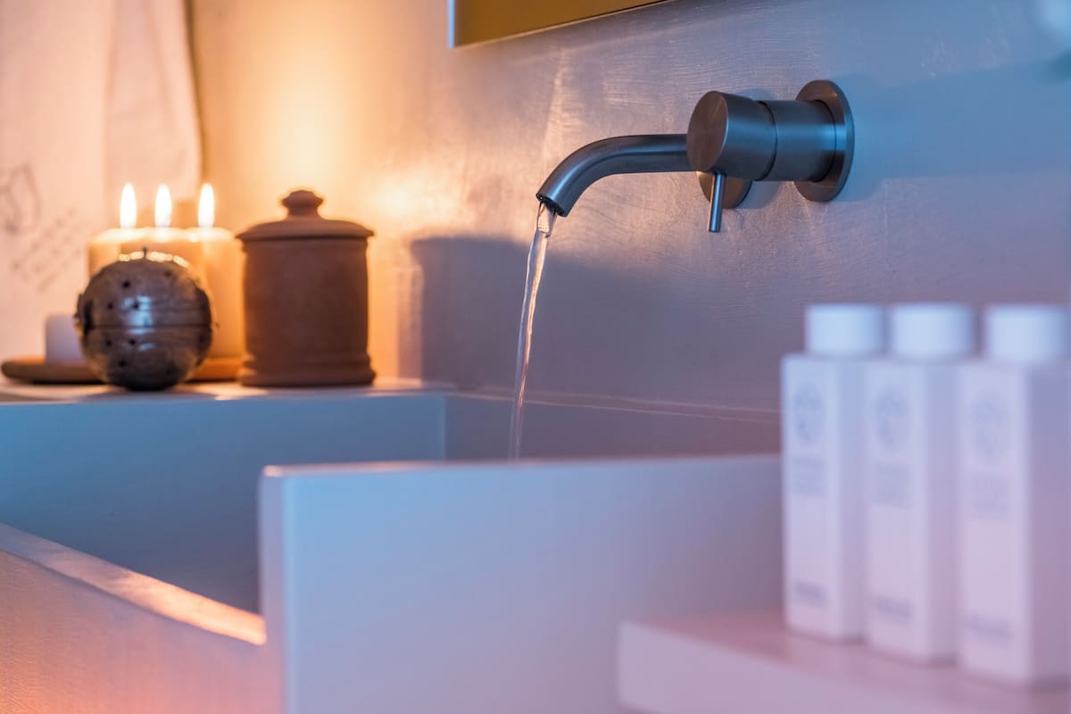 Deluxe Double Room, Sea View | Bathroom | Slippers