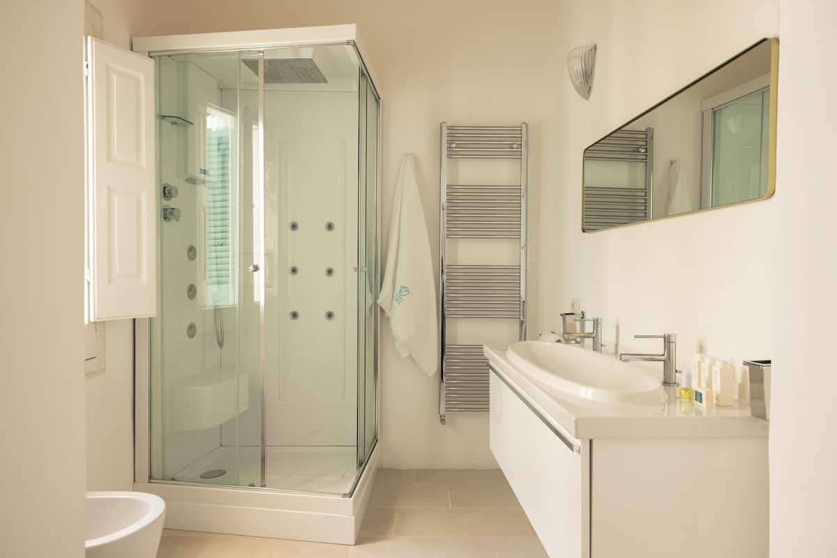 Executive Room | Bathroom | Slippers