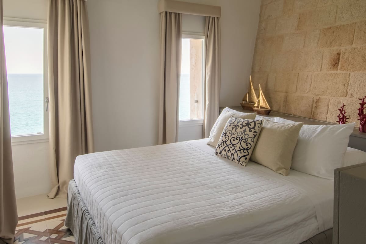 Deluxe Room, Sea View | Free WiFi