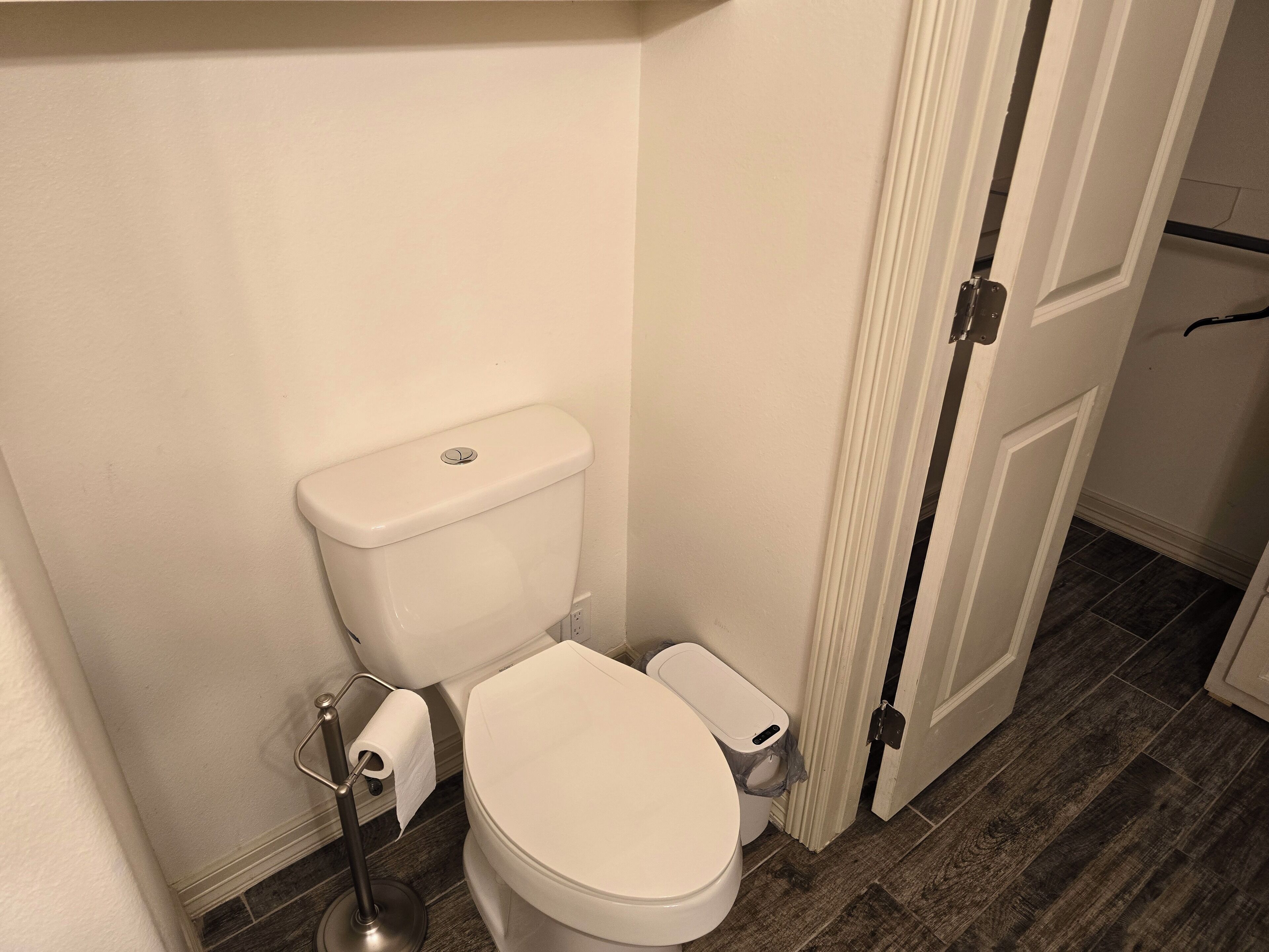 Cozy 3-bedroom condo with AC and WiFi in welcoming Mercedes, Texas. 