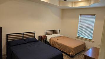 3 Schlafzimmer, Schreibtisch, Bügeleisen/Bügelbrett, kostenloses WLAN