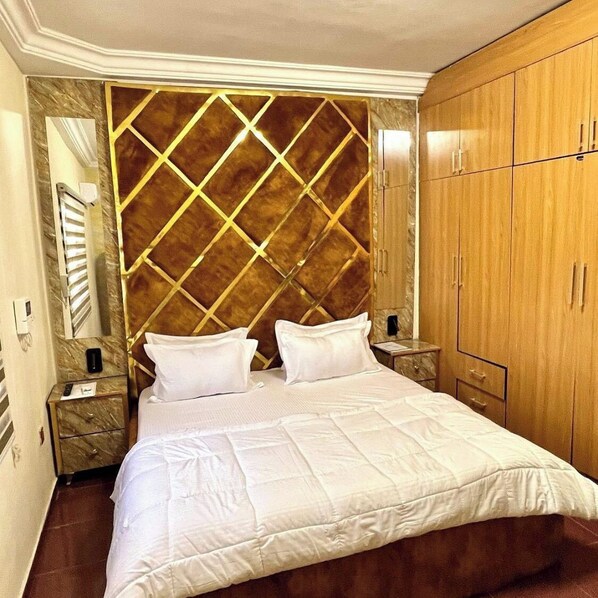 In-room safe, free WiFi