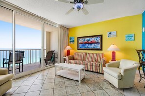 Appart'hÎtel, 1 trÚs grand lit et 1 canapé-lit (Majestic Beach Towers 1-2013) | Coin séjour