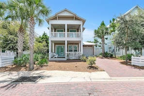 House, Multiple Beds (Town of Prominence- Just Beachy) | Exterior