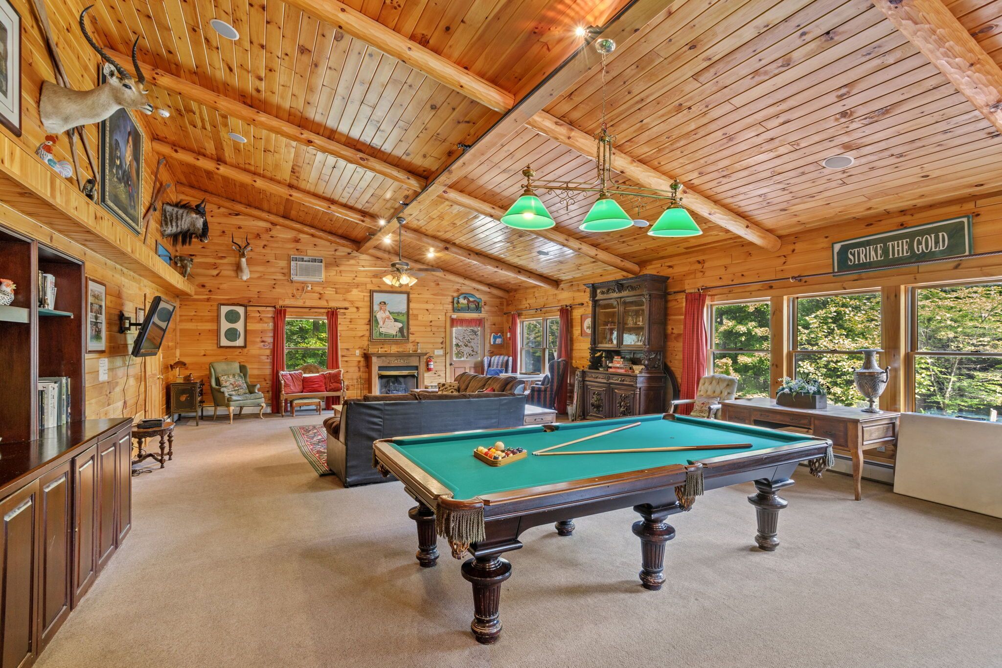 Beautiful 4-bedroom house with WiFi, AC in welcoming Fishs Eddy