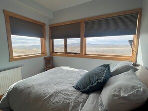 7 bedrooms, iron/ironing board, WiFi, bed sheets